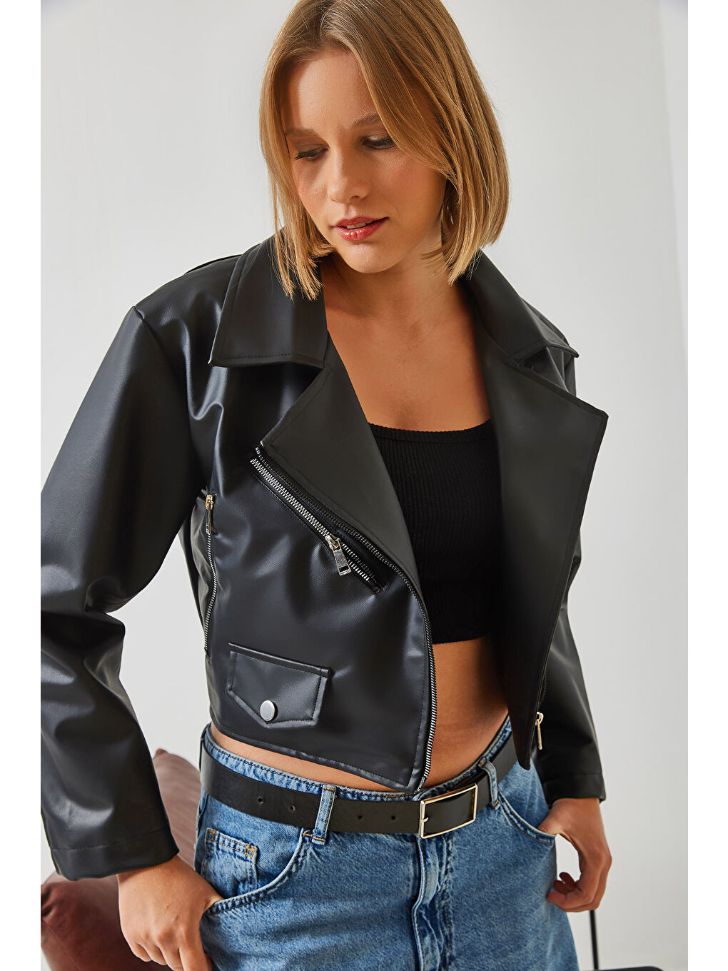 Siyah Kadın Asimetrik Fermuar Detay Deri Ceket
