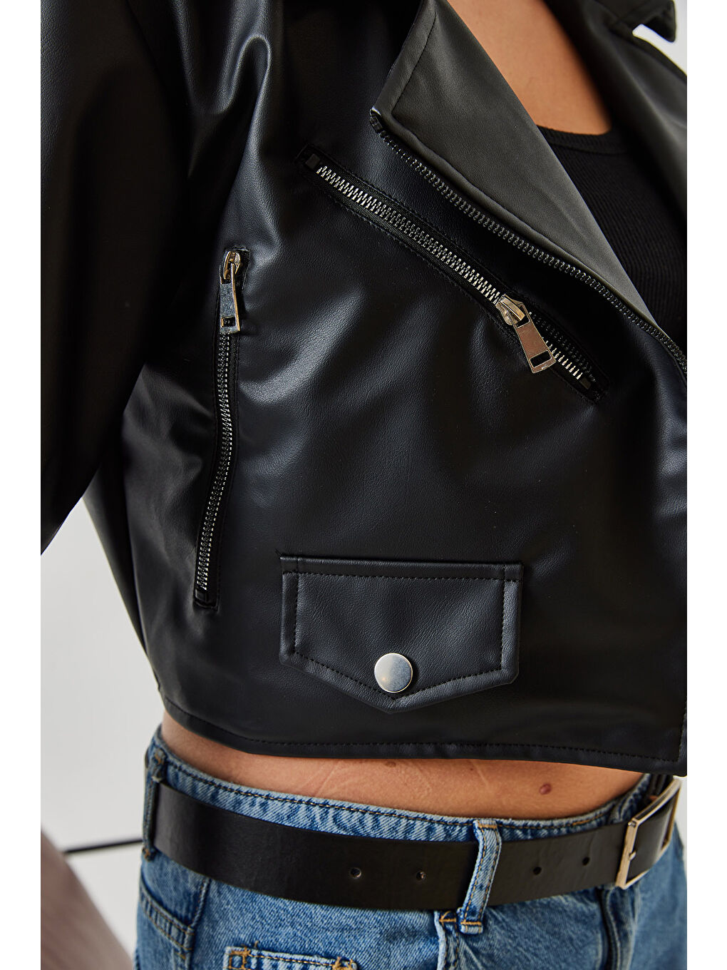 Siyah Kadın Asimetrik Fermuar Detay Deri Ceket-1