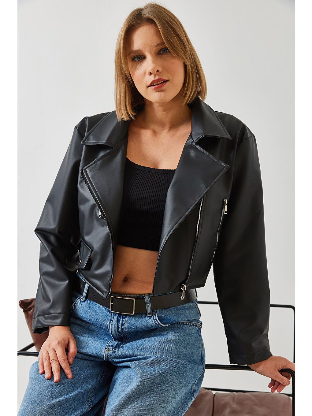 Siyah Kadın Asimetrik Fermuar Detay Deri Ceket-4