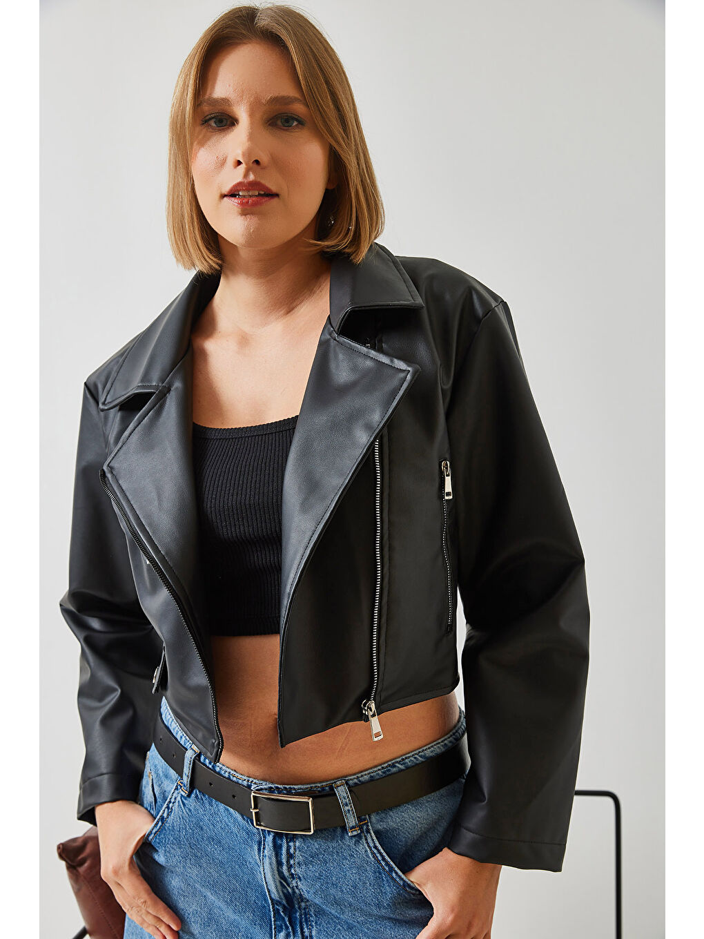 Siyah Kadın Asimetrik Fermuar Detay Deri Ceket-7