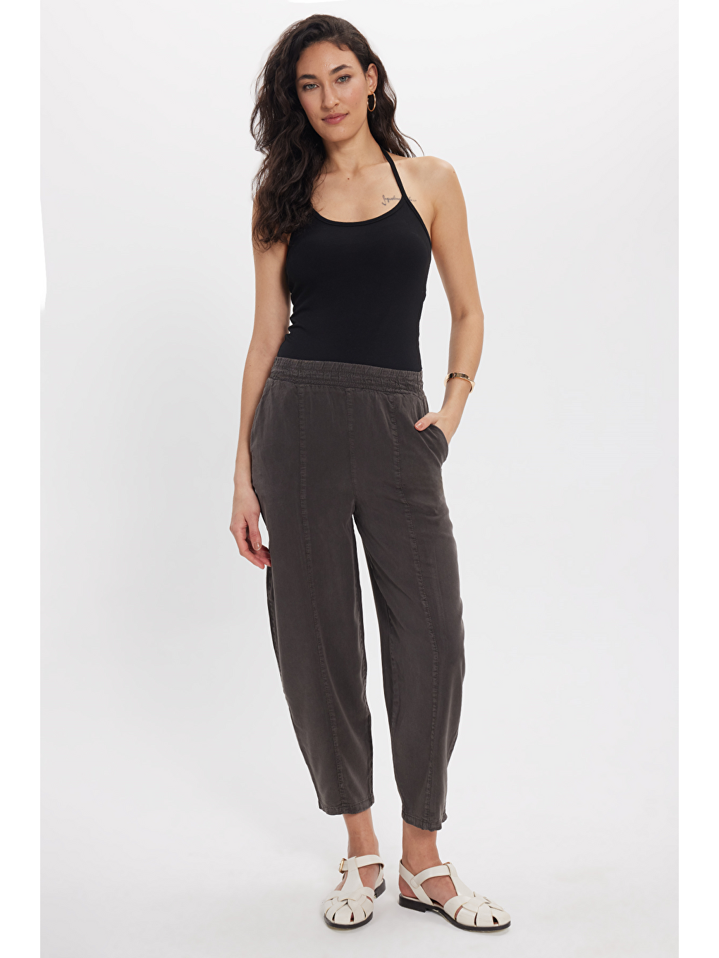 Kadın Relax Fit Rahat Kesim Beli Lastikli Yumuşak Dokulu Çift Cepli Kahverengi Pantolon-3