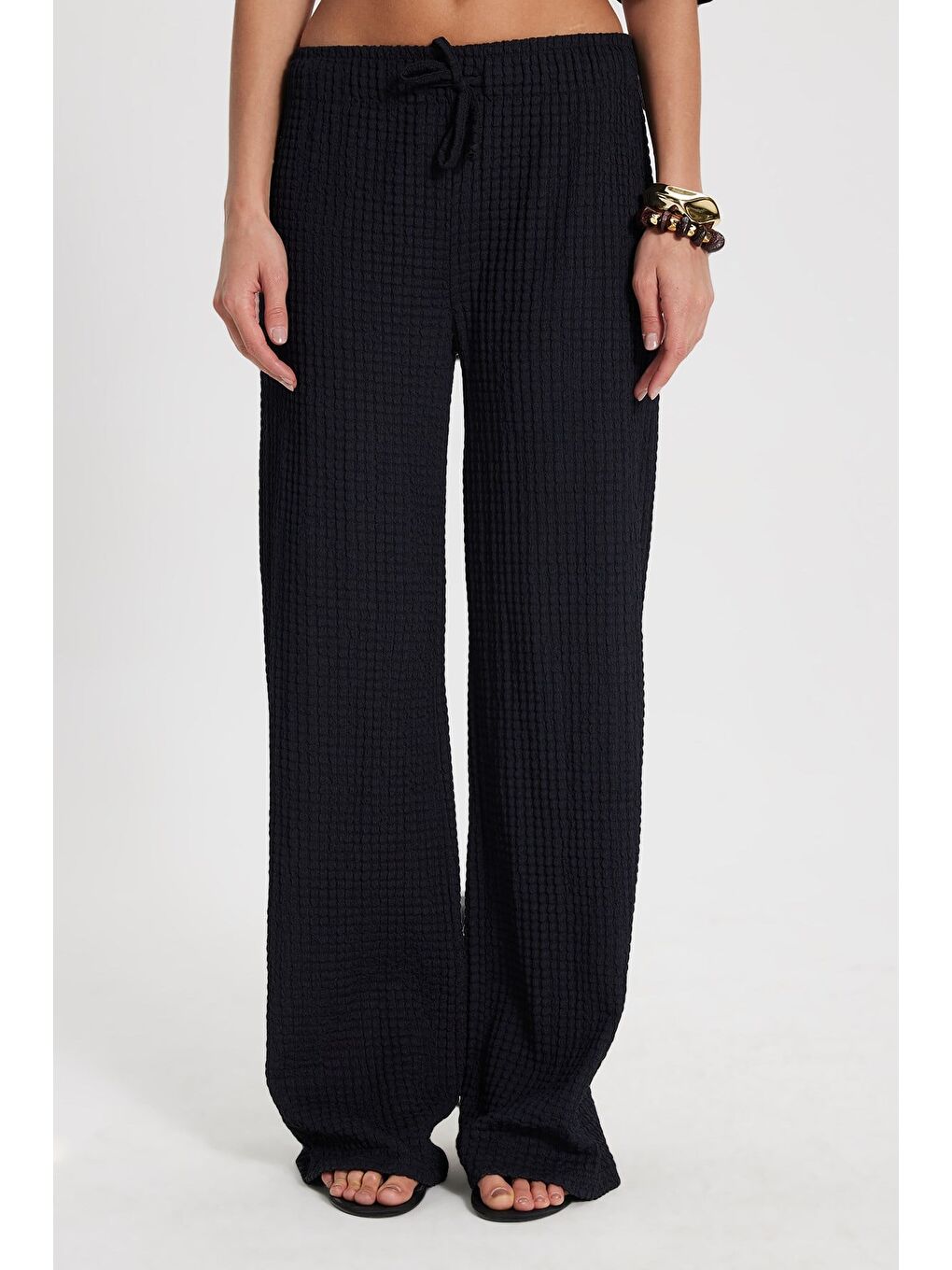 Kadın Slim Fit Dar Kesim Beli Lastikli Büzgülü İspanyol Paça Siyah Pantolon-1