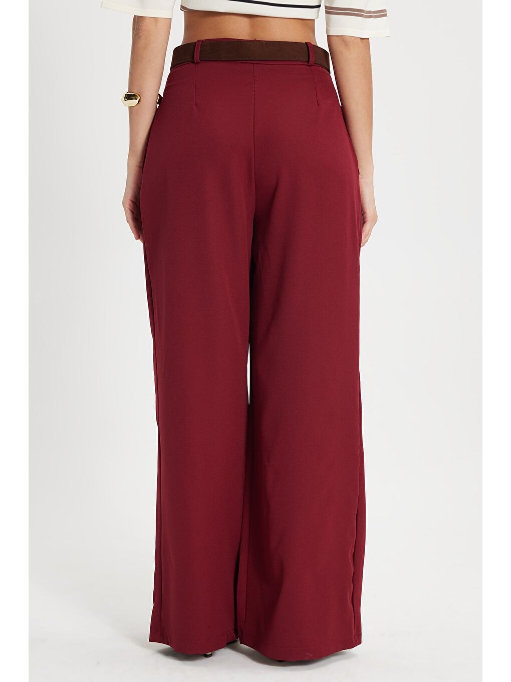 Kadın Relax Fit Rahat Kesim Pileli Çift Çepli Kemerli Bordo Pantolon-5