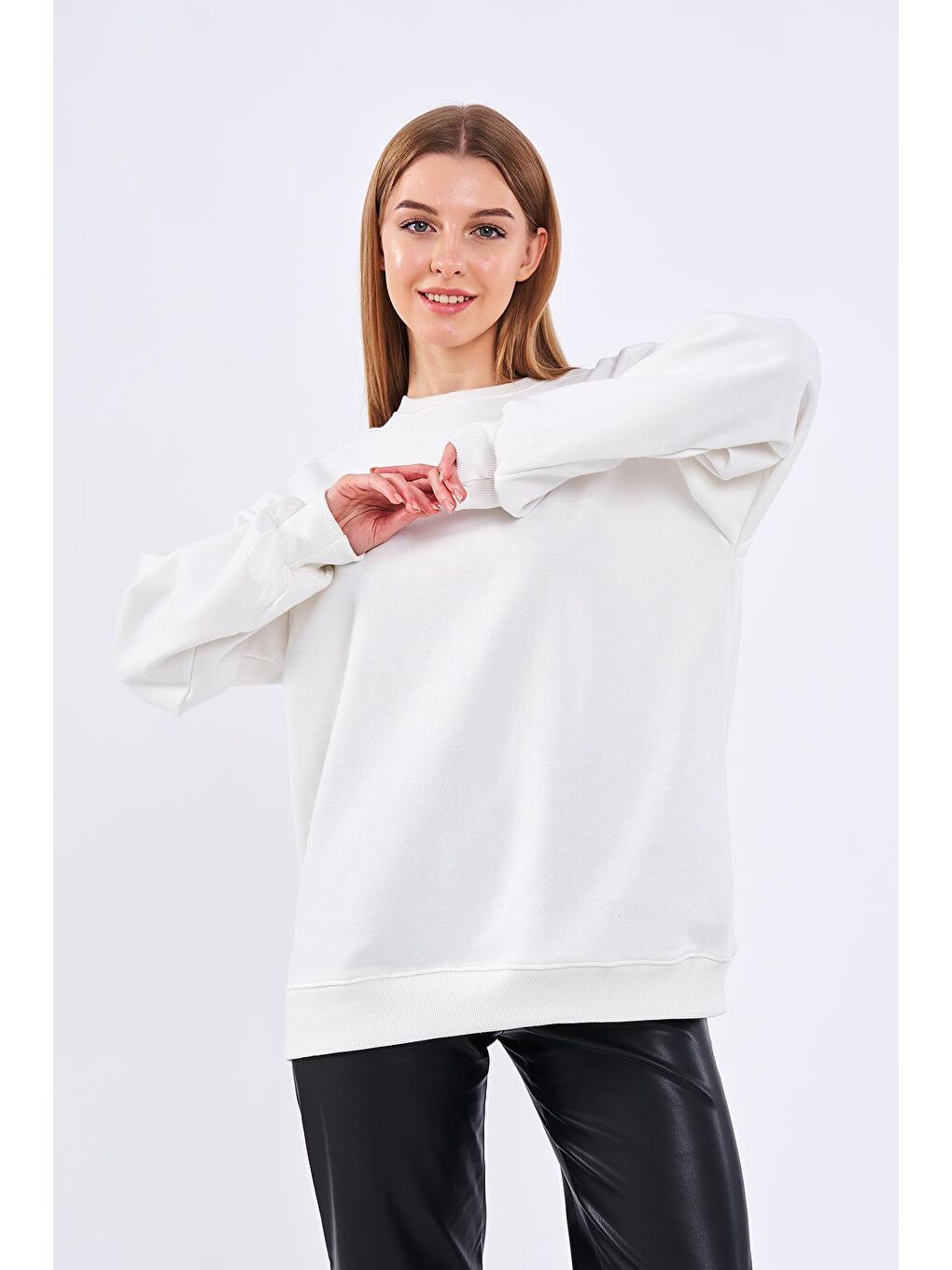 MMETALIC Ekru Kadın Pamuklu Oversize Basic Bisiklet Yaka Sweatshirt - 1