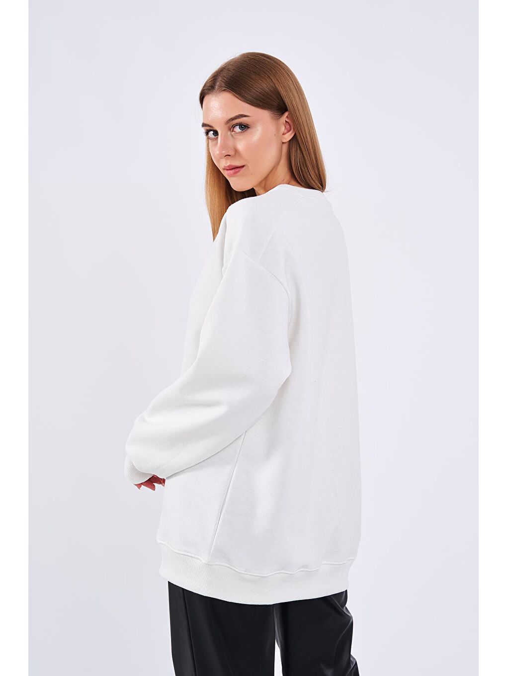 MMETALIC Ekru Kadın Pamuklu Oversize Basic Bisiklet Yaka Sweatshirt - 2