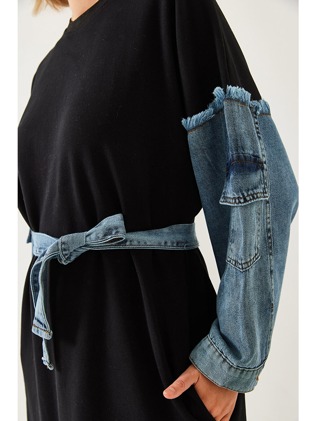 Siyah Kadın Kolları Denim Detaylı Elbise-2