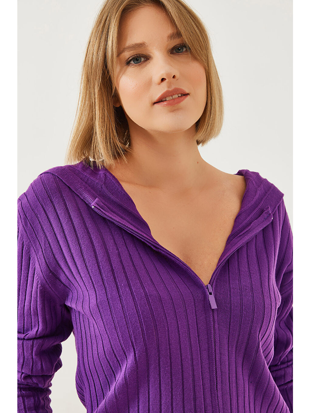 Mürdüm Kadın Kapüşonlu Fermuarlı Uzun Kollu Triko Hırka-1