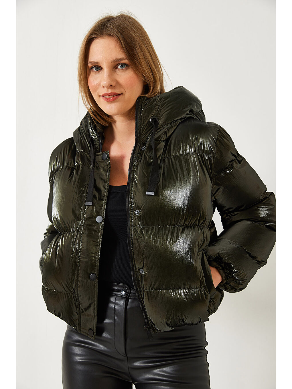 Haki Kadın Kapüşonlu Chine Şişme Mont-2