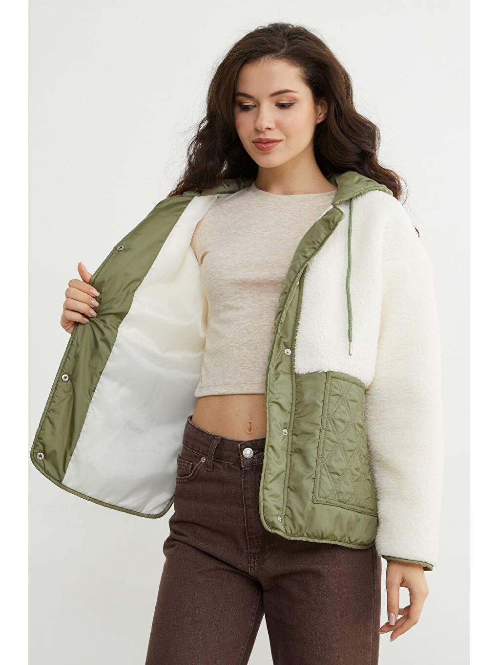 Ekru Kapitone Detaylı Çift Cepli Pelüş Mont-2