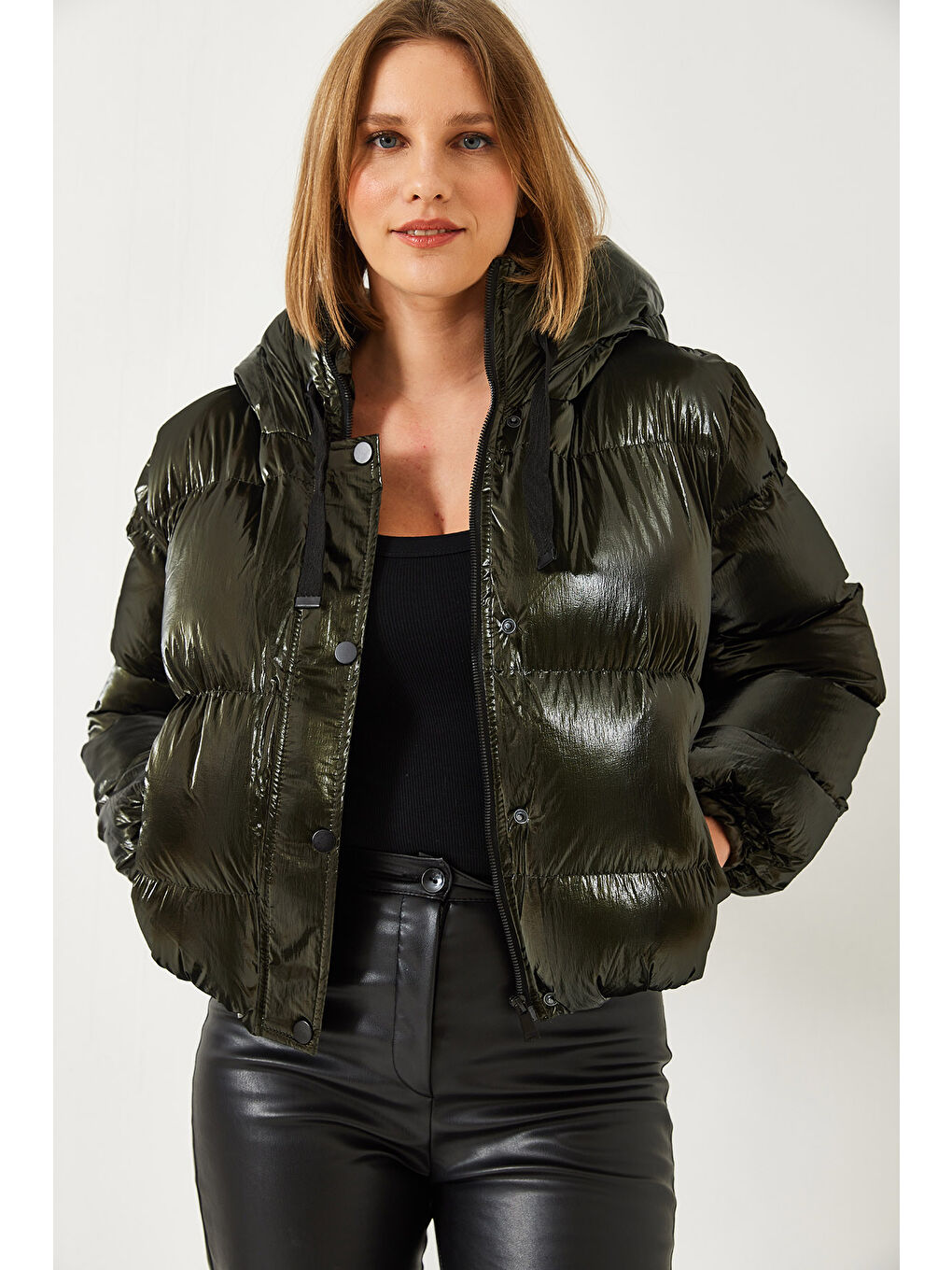 Haki Kadın Kapüşonlu Chine Şişme Mont-3