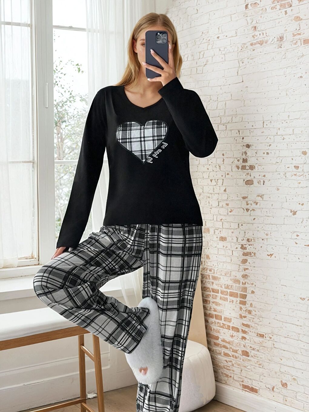 Siyah Ekose Desen Alt Kalp Baskılı Pijama Takımı