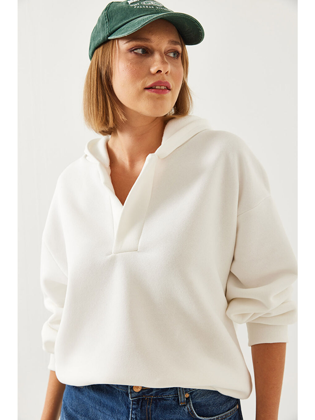 Beyaz Kadın Kapüşonlu V Yaka Sweatshirt-3
