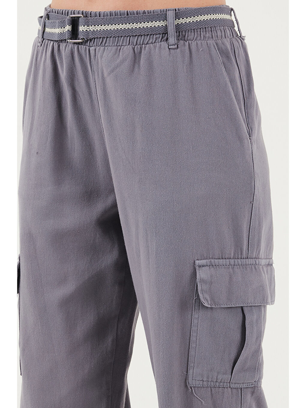 Gri Pamuklu Standart Fit Normal Bel Lastikli Paça Kemerli Jogger Kadın Pantolon 668Yp5045-4