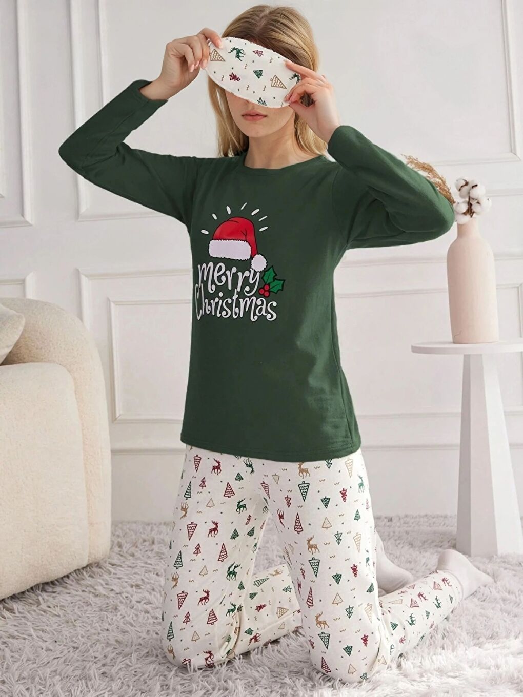 Yeşil Yılbaşı Temalı Şardonlu Pijama Takımı-2