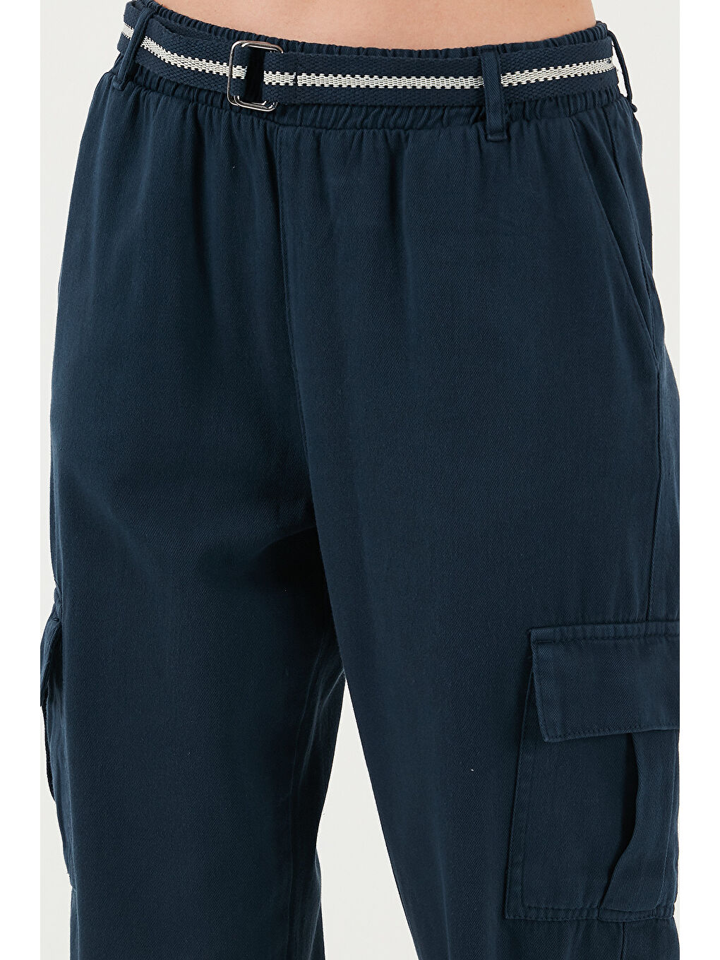 Lacivert Pamuklu Standart Fit Normal Bel Lastikli Paça Kemerli Jogger Kadın Pantolon 668Yp5045-4