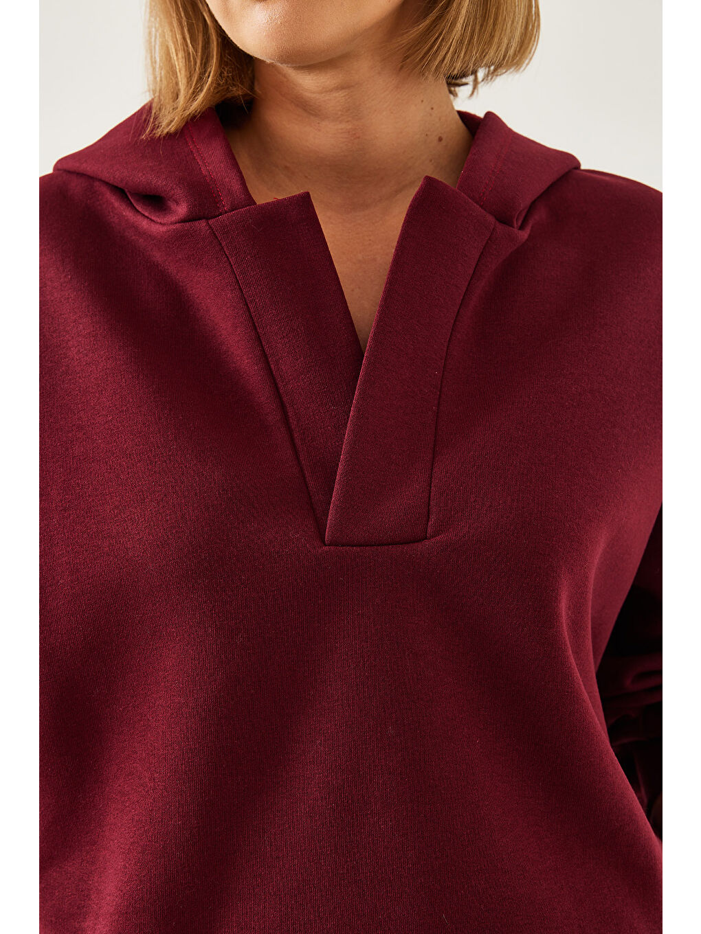 Bordo Kadın Kapüşonlu V Yaka Sweatshirt-1