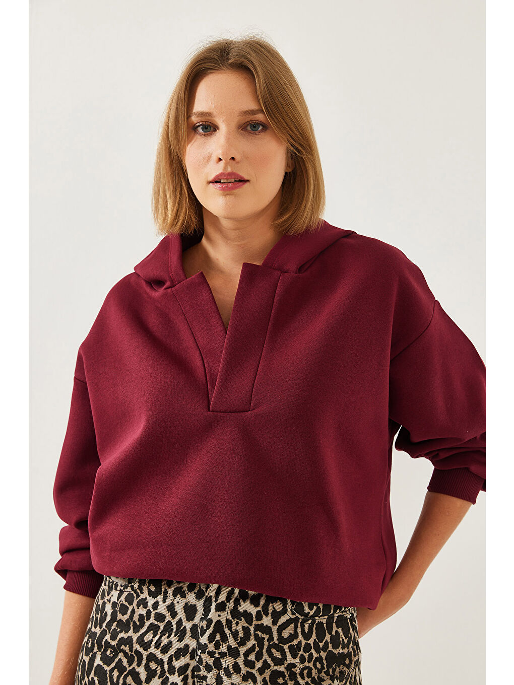 Bordo Kadın Kapüşonlu V Yaka Sweatshirt-5