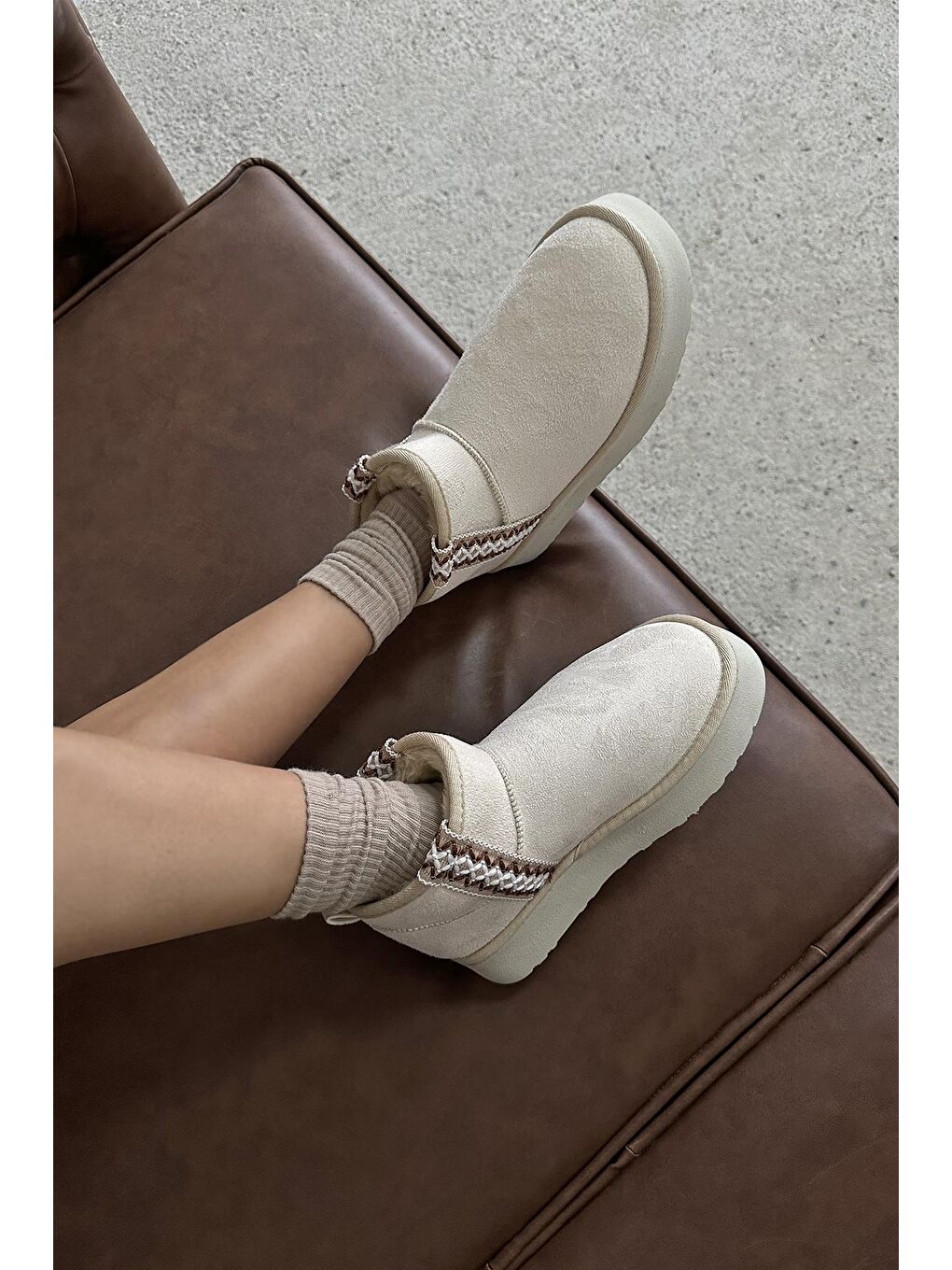 Rosso Kadın İçi Tüylü Kalın Taban Süet Yarım Bot Bej-1