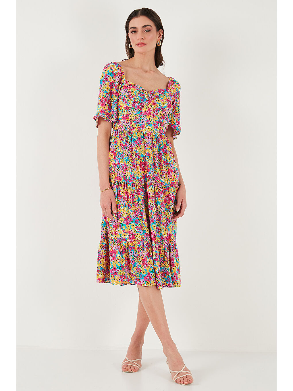 Fuşya Desenli Oversize Fit Carmen Yaka Büzgü Detaylı Midi Boy Kadın Elbise 67810557-4