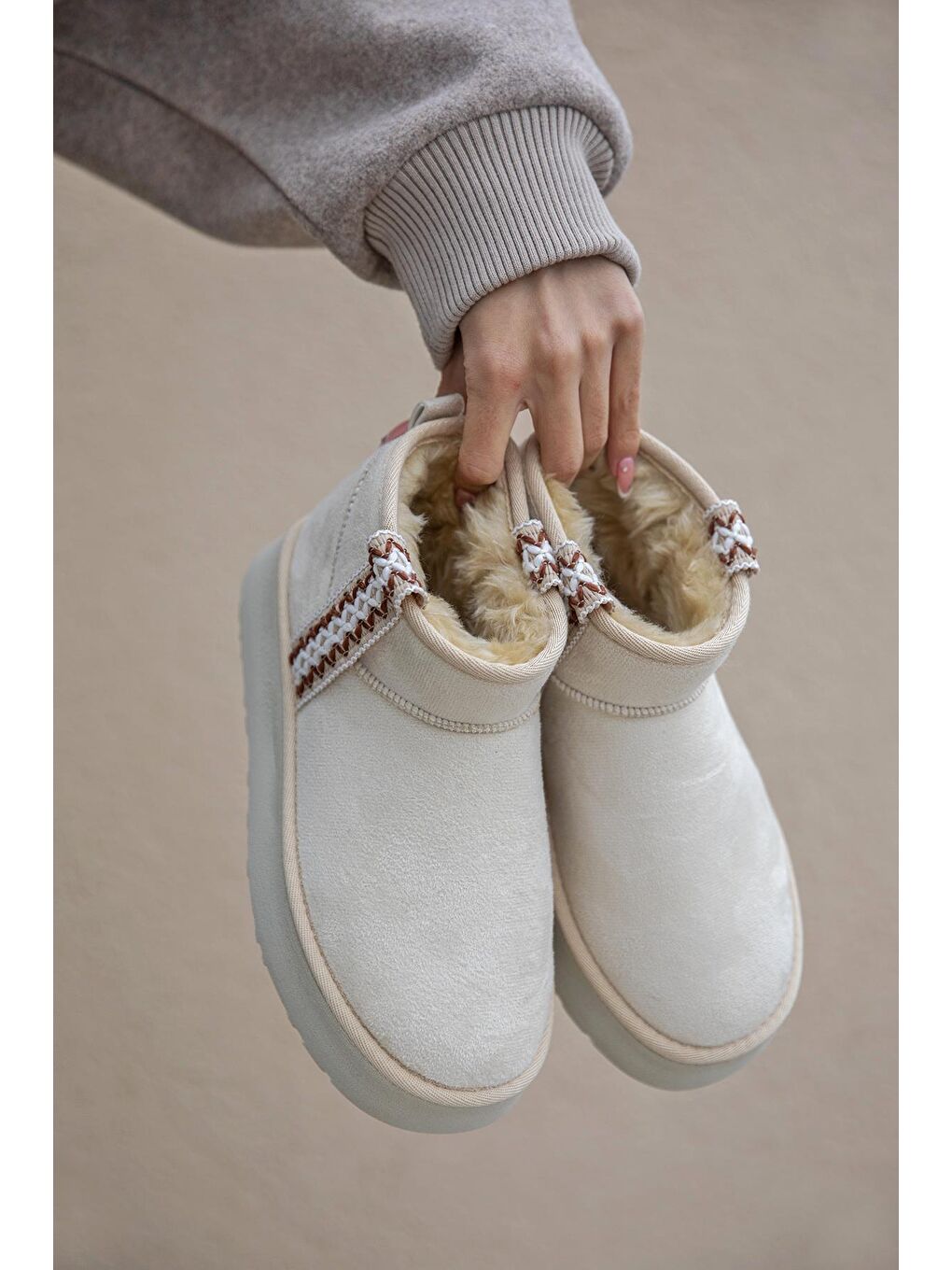 Rosso Kadın İçi Tüylü Kalın Taban Süet Yarım Bot Bej-2