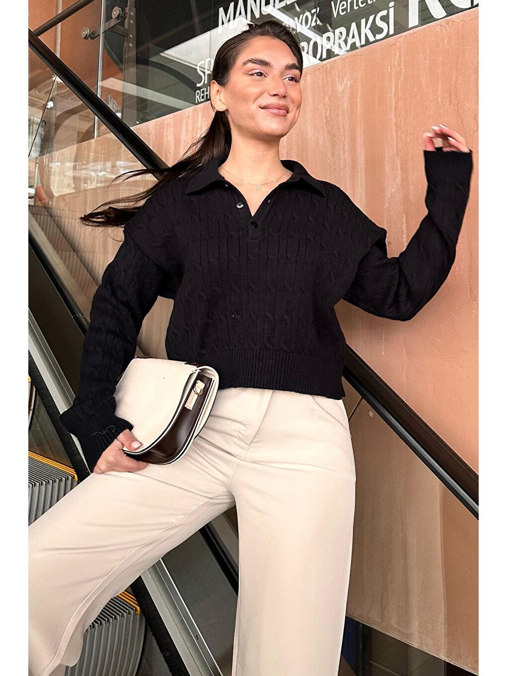 Siyah Saç Örgülü Polo Yaka Kadın Kazak Mg2310-7