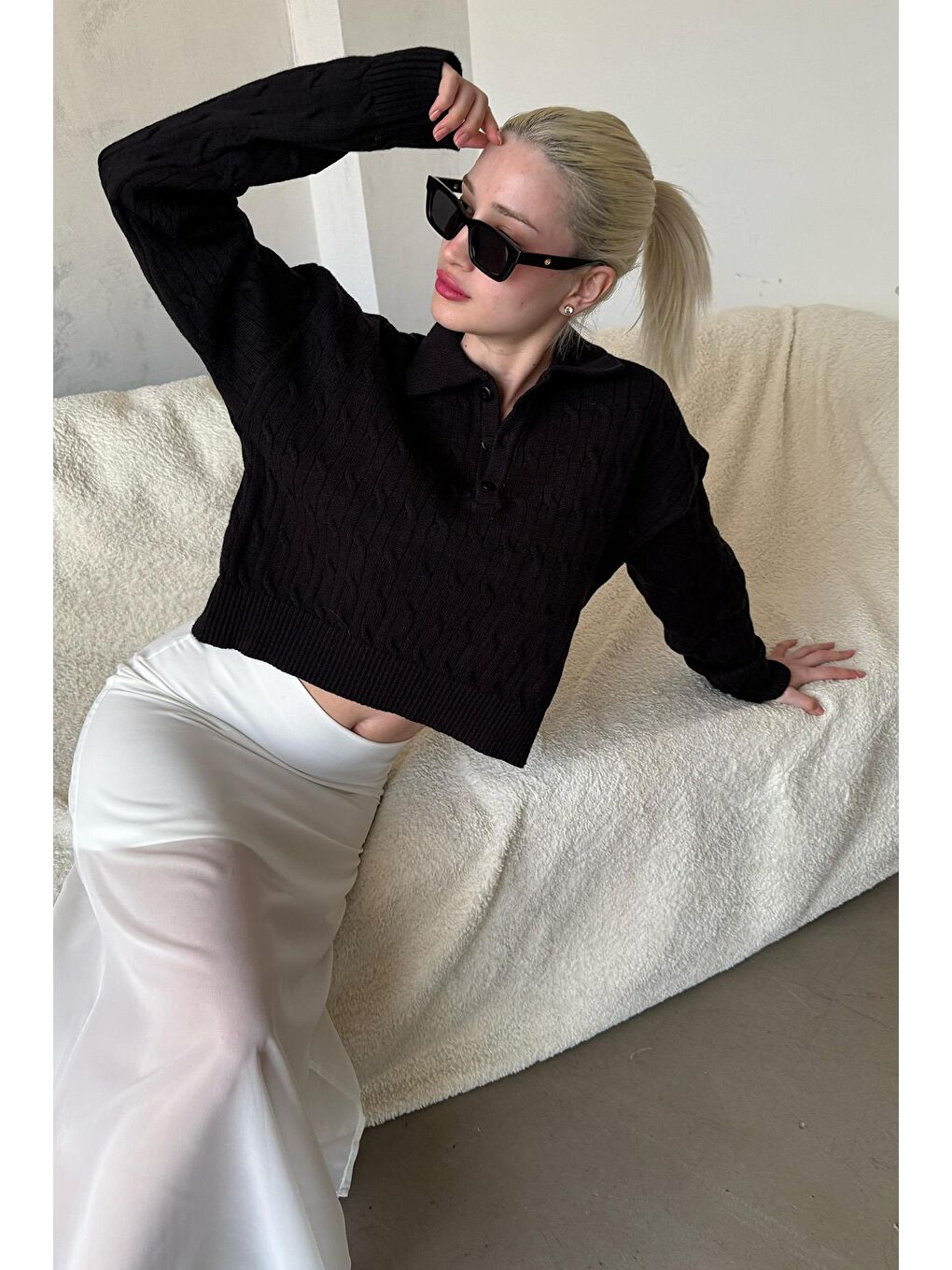 Siyah Saç Örgülü Polo Yaka Kadın Kazak Mg2310-8