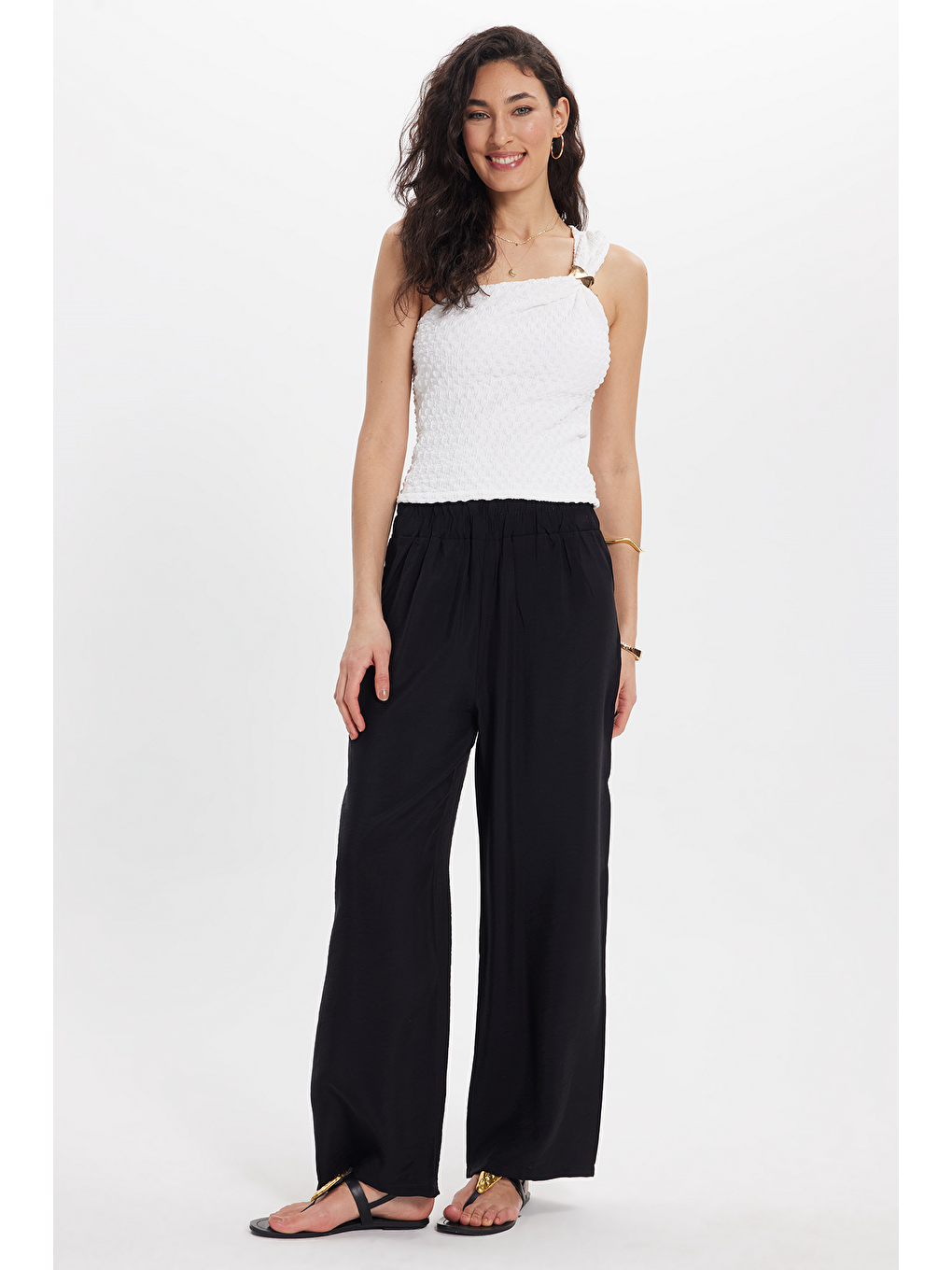Kadın Relax Fit Rahat Kesim Beli Lastikli Siyah Pantolon-3