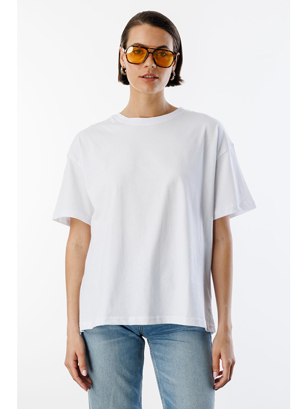 Beyaz Kadın %100 Organik Pamuklu Kalın Dokulu Oversize Fit Yuvarlak Yakalı T-shirt KADIN-OVERSIZE-T-SHIRT-2