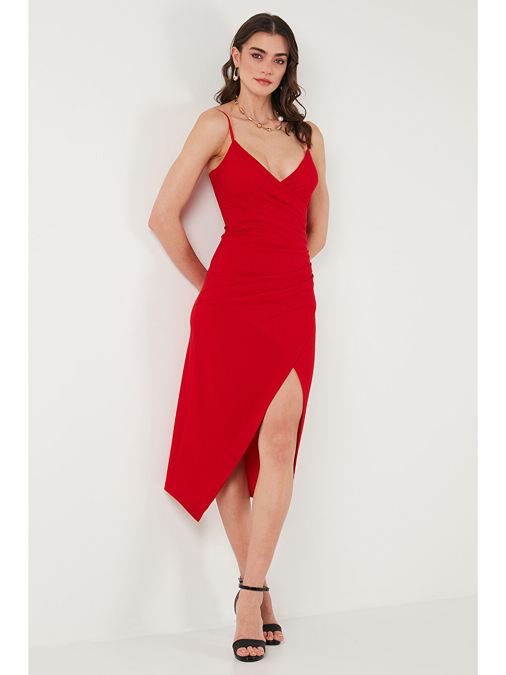 Lela Kirmizi Slim Fit V Yaka Drape Detaylı Yırtmaçlı Midi Boy Kadın Elbise 6789961 - 1