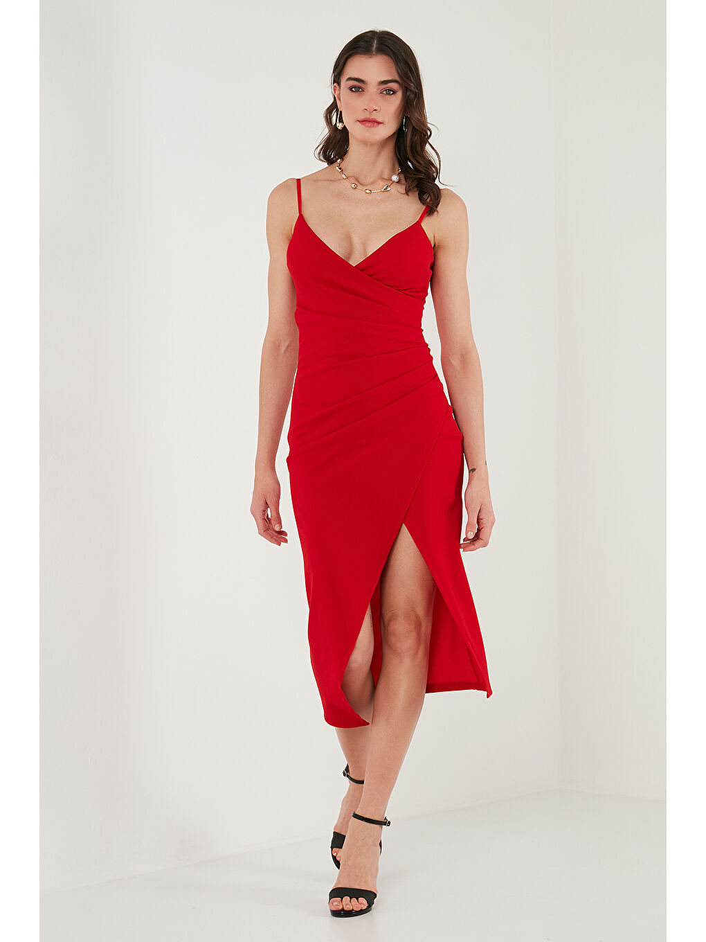 Lela Kirmizi Slim Fit V Yaka Drape Detaylı Yırtmaçlı Midi Boy Kadın Elbise 6789961 - 2