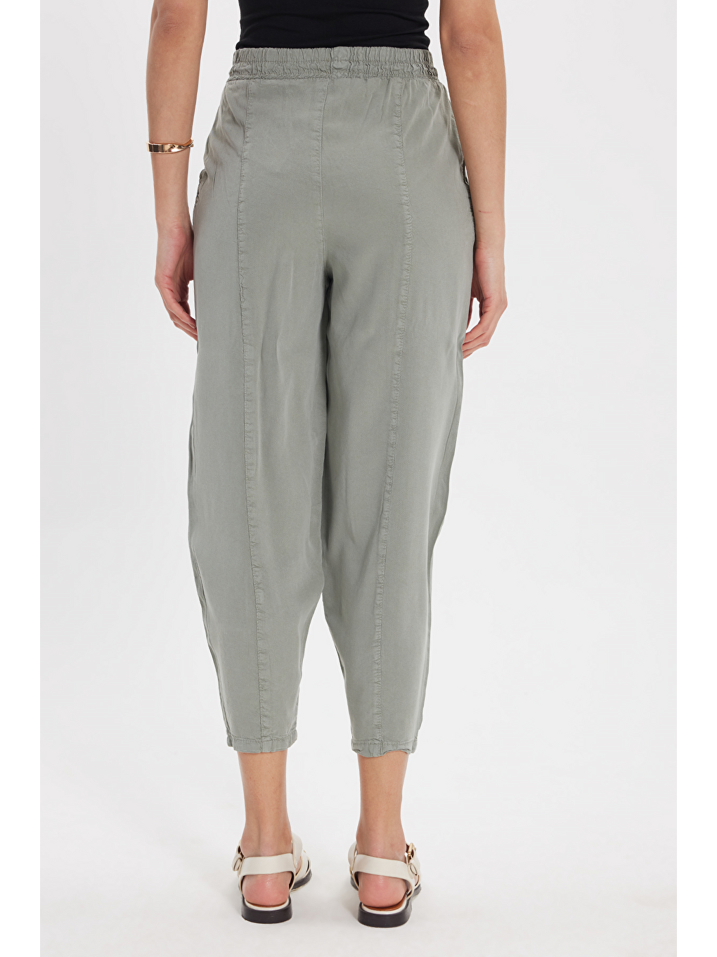 Kadın Relax Fit Rahat Kesim Beli Lastikli Yumuşak Dokulu Çift Cepli Haki Pantolon-5