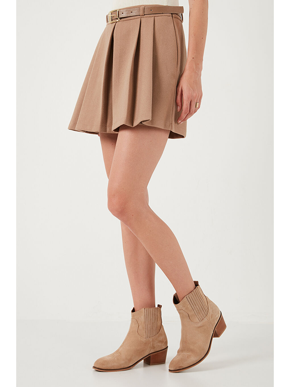 Bej Streç Standart Fit Pileli Kışlık Mini Şort Etek 611Sr00016-1