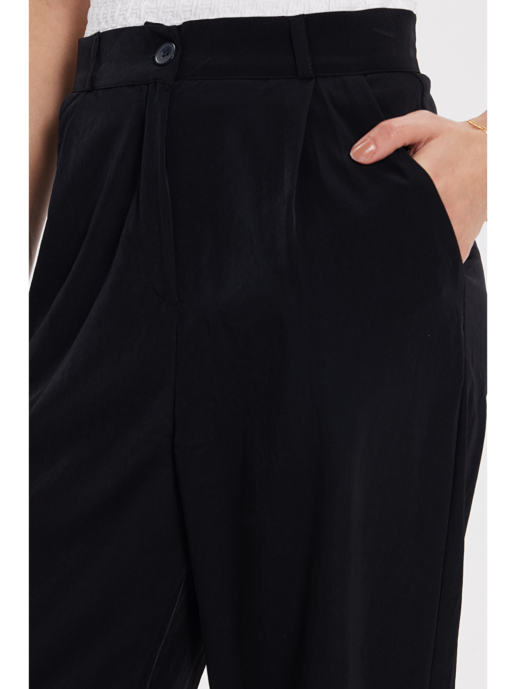 Kadın Relax Fit Rahat Kesim Düz Çift Cepli Siyah Pantolon-2