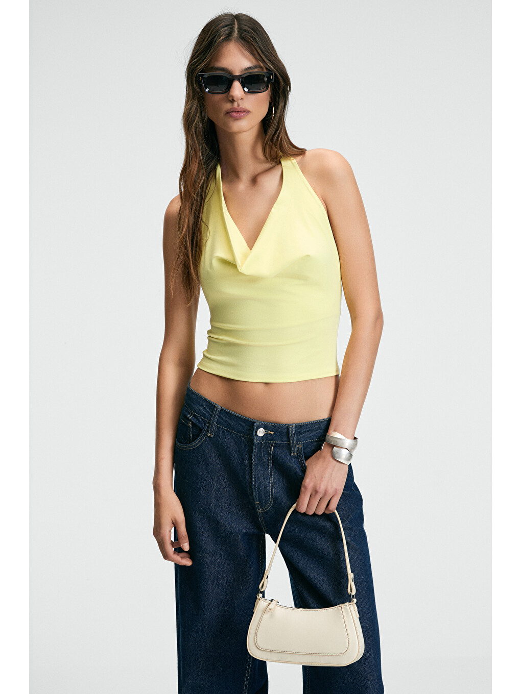 Neslıva Kadın Degaje Halter Yaka Kalın Askılı Sırtı Açık Crop Sarı Bluz-2