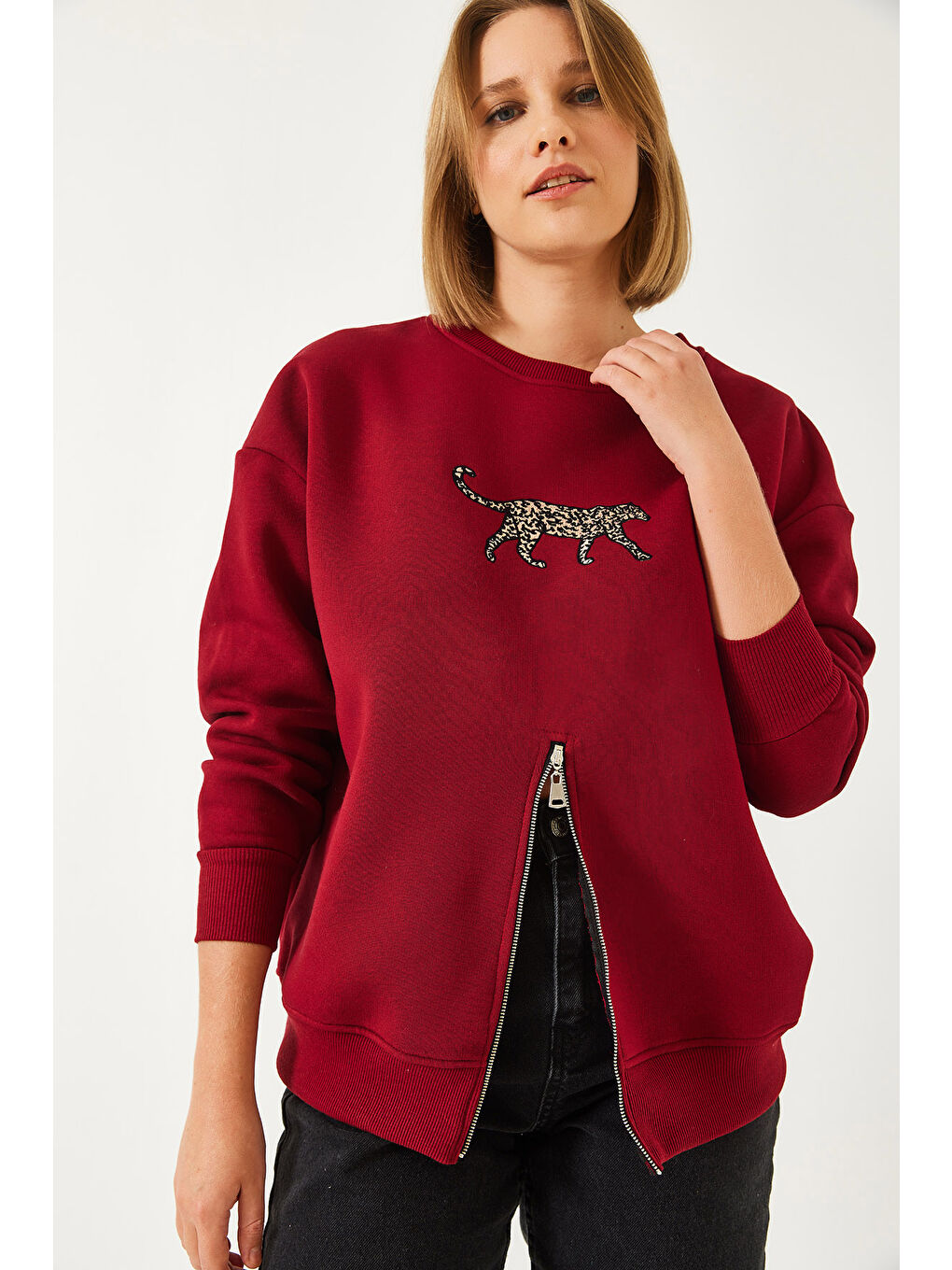 Bordo Kadın Üç İplik Şardonlu Önü Fermuarlı Leopar Baskılı Sweatshirt-3