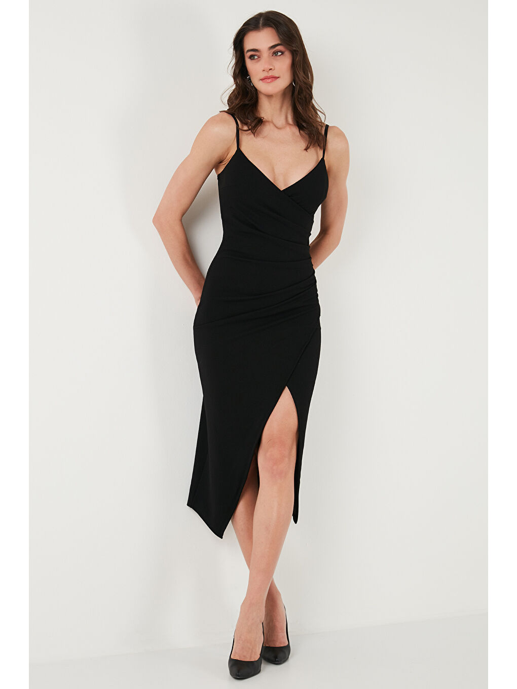 Siyah Slim Fit V Yaka Drape Detaylı Yırtmaçlı Midi Boy Kadın Elbise 6789961-4