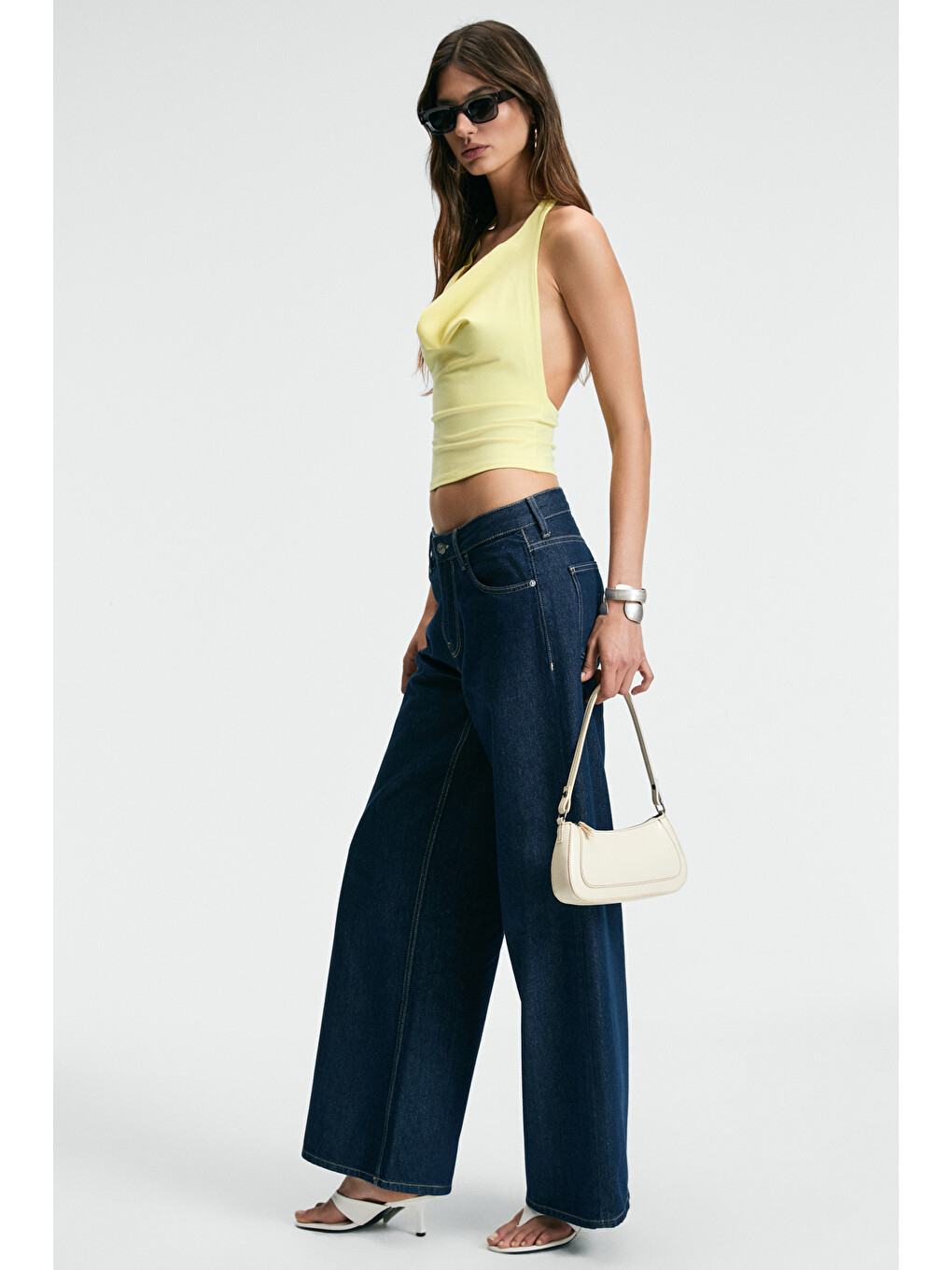 Neslıva Kadın Degaje Halter Yaka Kalın Askılı Sırtı Açık Crop Sarı Bluz-4