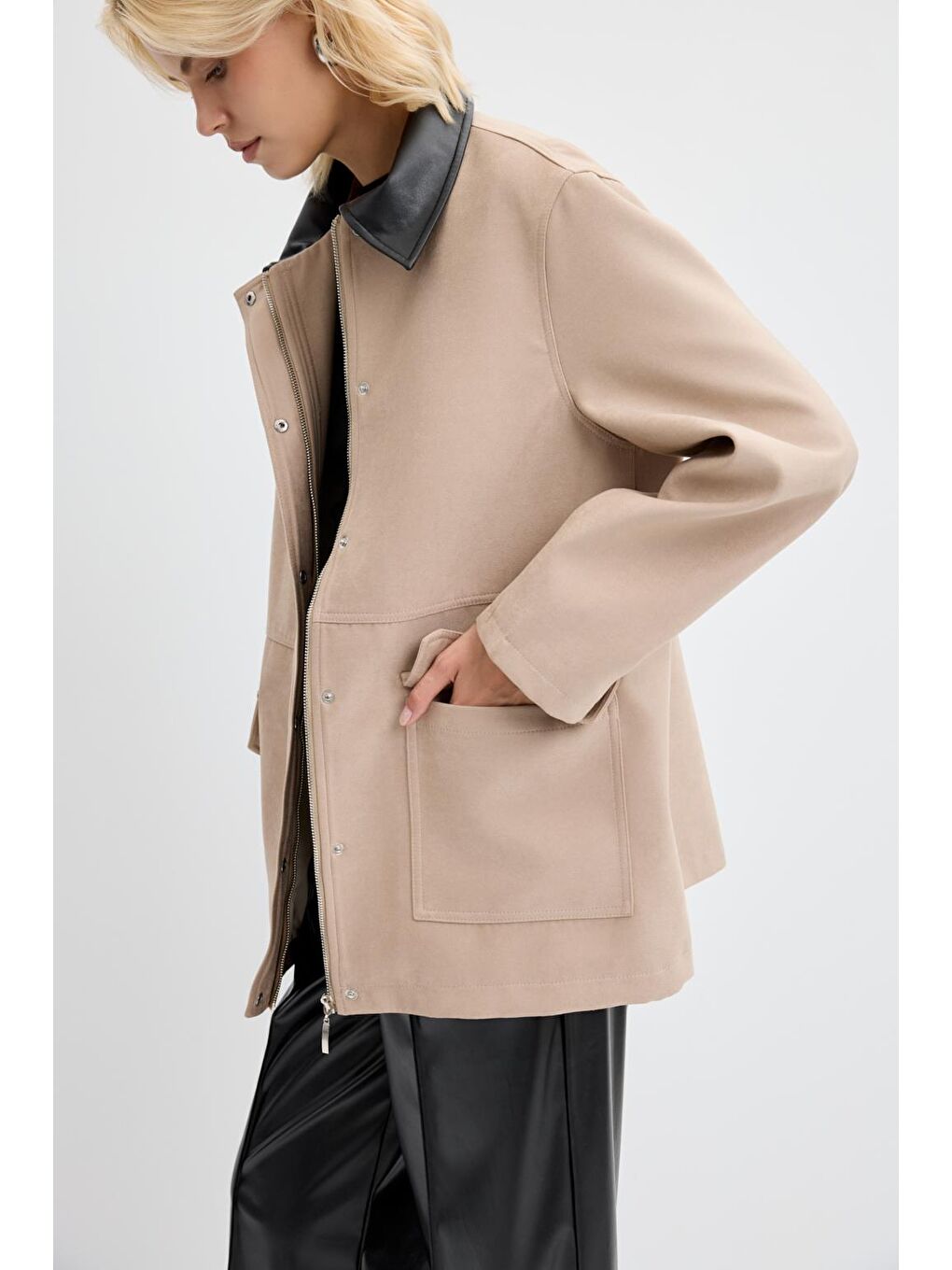 Bej Fermuarlı Cepli Deri Yakalı Süet Ceket Vizon-4