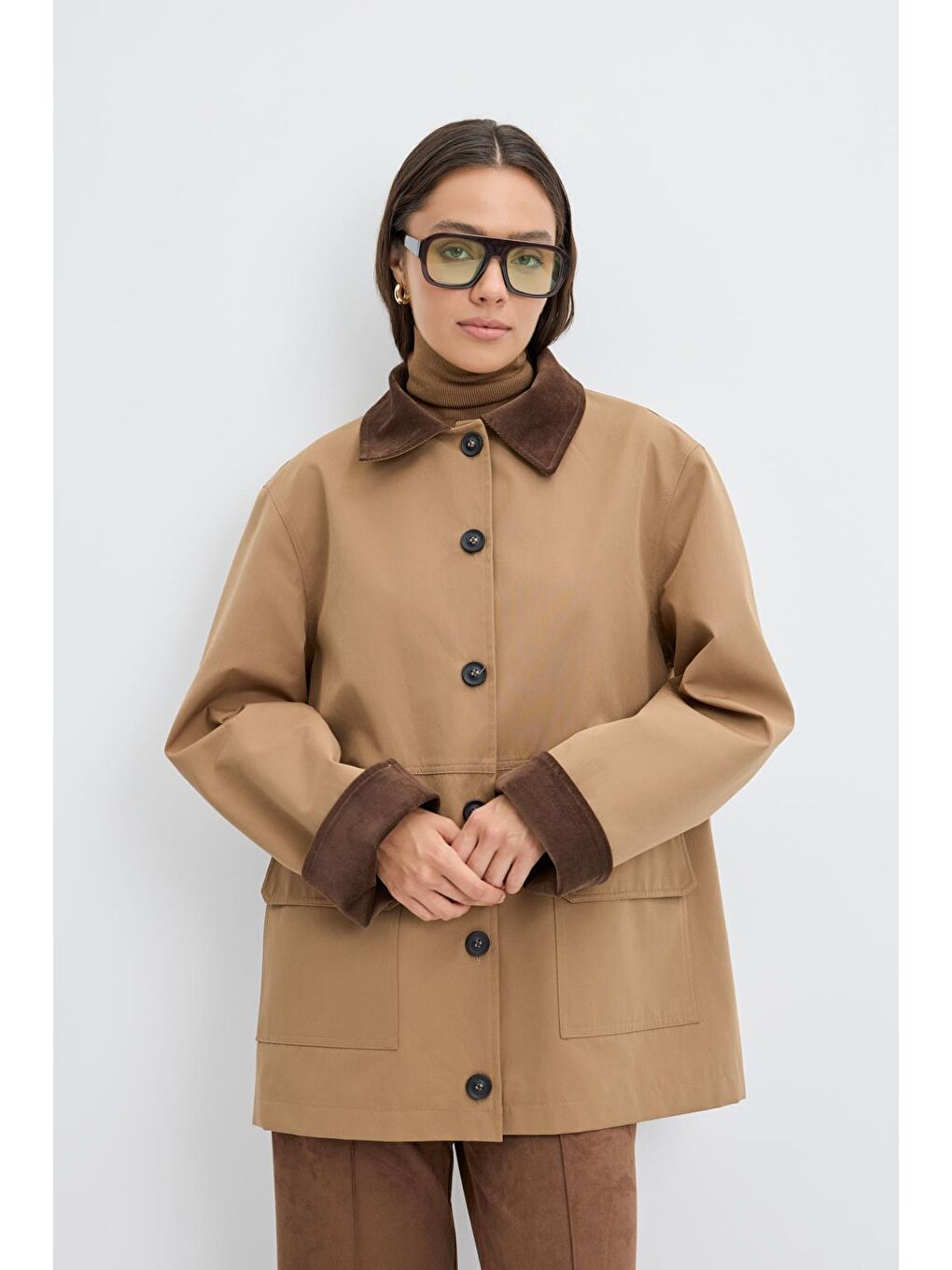 Kahverengi Kontrast Yakalı Cepli Gabardin Ceket Camel