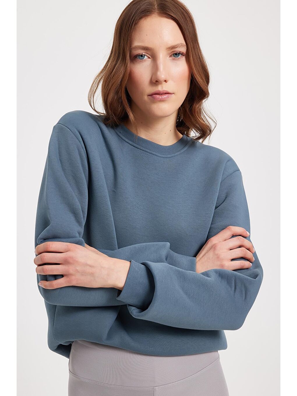 Kadın Oversize Geniş Kesim Pamuklu 3 İplik İçi Polarlı Basic Koyu Gri Bisiklet Yaka Sweatshirt-5