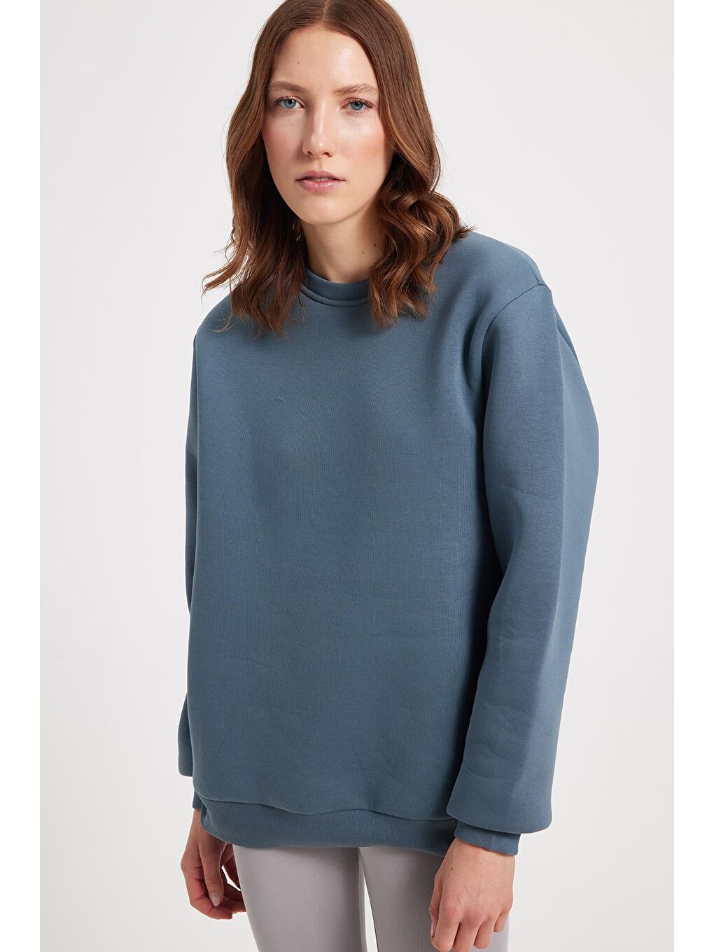 Kadın Oversize Geniş Kesim Pamuklu 3 İplik İçi Polarlı Basic Koyu Gri Bisiklet Yaka Sweatshirt-7