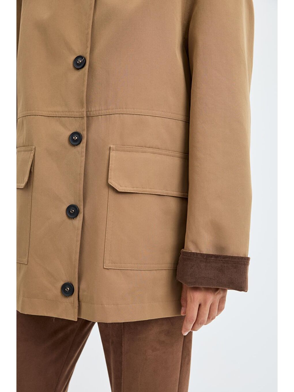Kahverengi Kontrast Yakalı Cepli Gabardin Ceket Camel-6