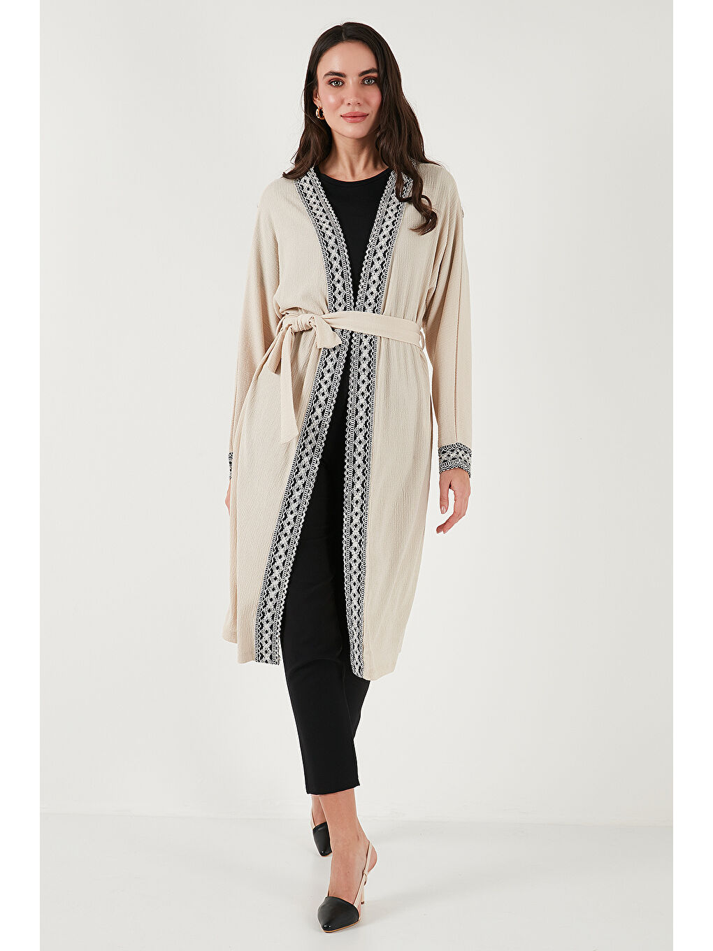 Lela Bej Modest Regular Fit Bağlamalı Nakışlı Tesettür Uzun Kimono Kadın Hırka 5866173 - 3