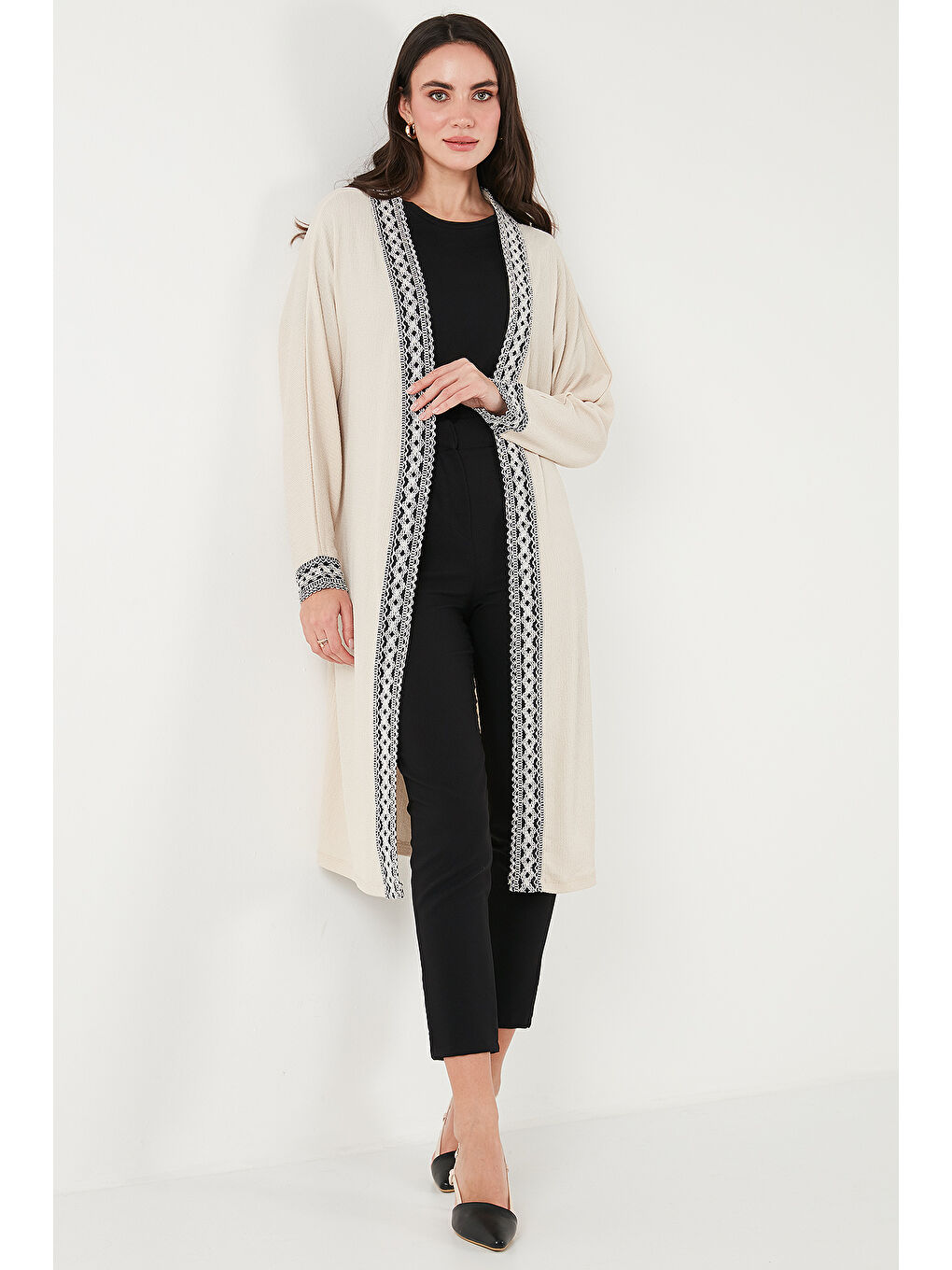 Lela Bej Modest Regular Fit Bağlamalı Nakışlı Tesettür Uzun Kimono Kadın Hırka 5866173 - 4