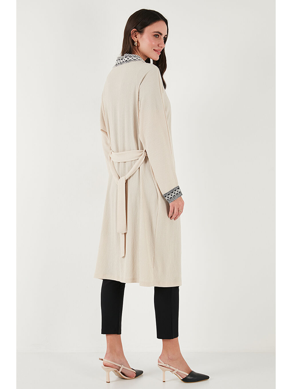 Lela Bej Modest Regular Fit Bağlamalı Nakışlı Tesettür Uzun Kimono Kadın Hırka 5866173 - 6