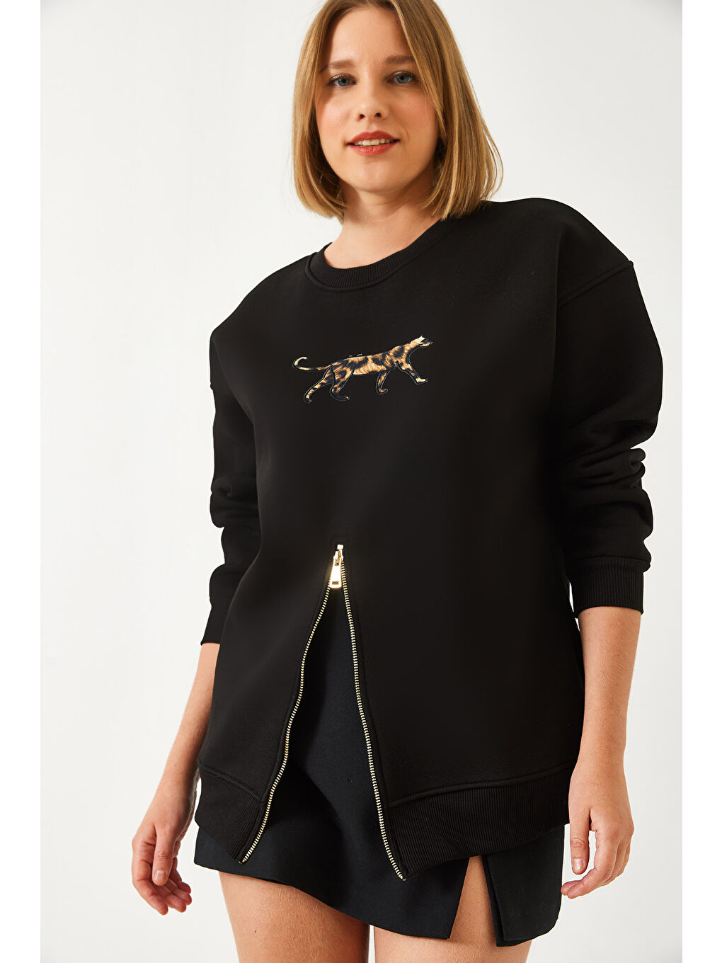 Siyah Kadın Üç İplik Şardonlu Önü Fermuarlı Leopar Baskılı Sweatshirt