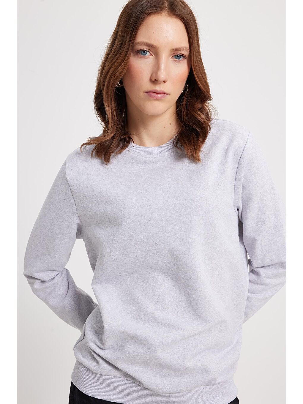 Kadın Oversize Geniş Kesim %100 Pamuk 2 İplik Bisiklet Yaka Gri Sweatshirt-1