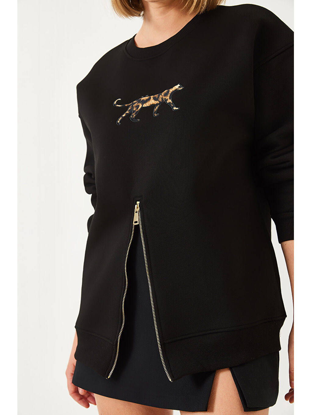 Siyah Kadın Üç İplik Şardonlu Önü Fermuarlı Leopar Baskılı Sweatshirt-4