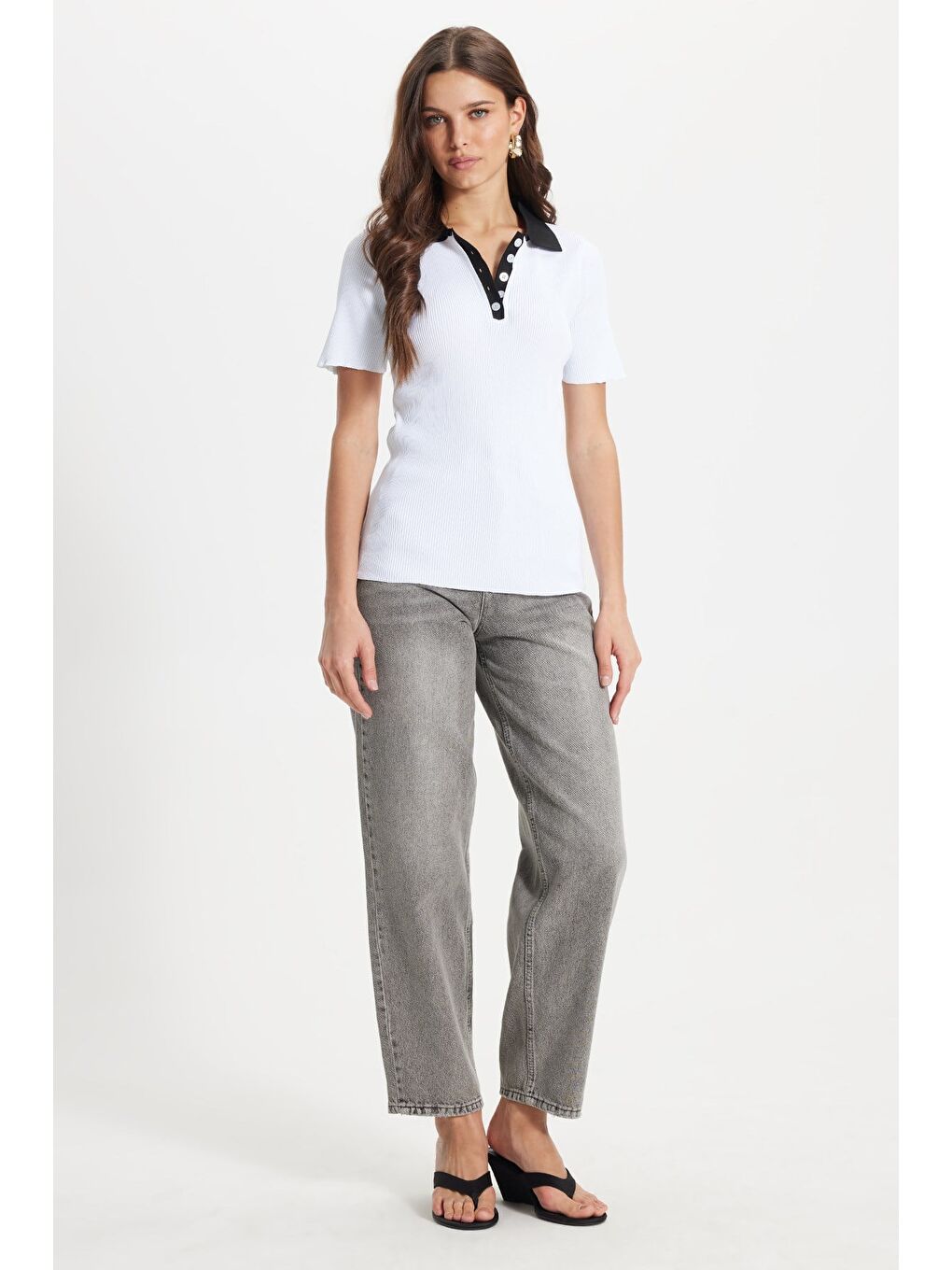 Kadın Slim Fit Dar Kesim Kısa Kollu Fitilli Görünümlü Beyaz Polo Yaka Tişört-1