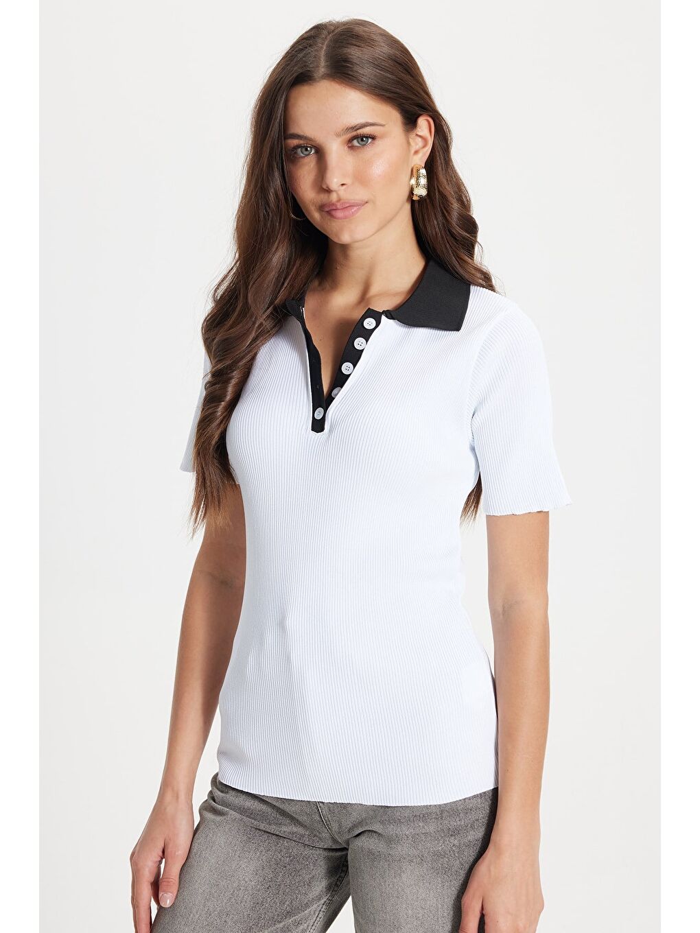 Kadın Slim Fit Dar Kesim Kısa Kollu Fitilli Görünümlü Beyaz Polo Yaka Tişört-3